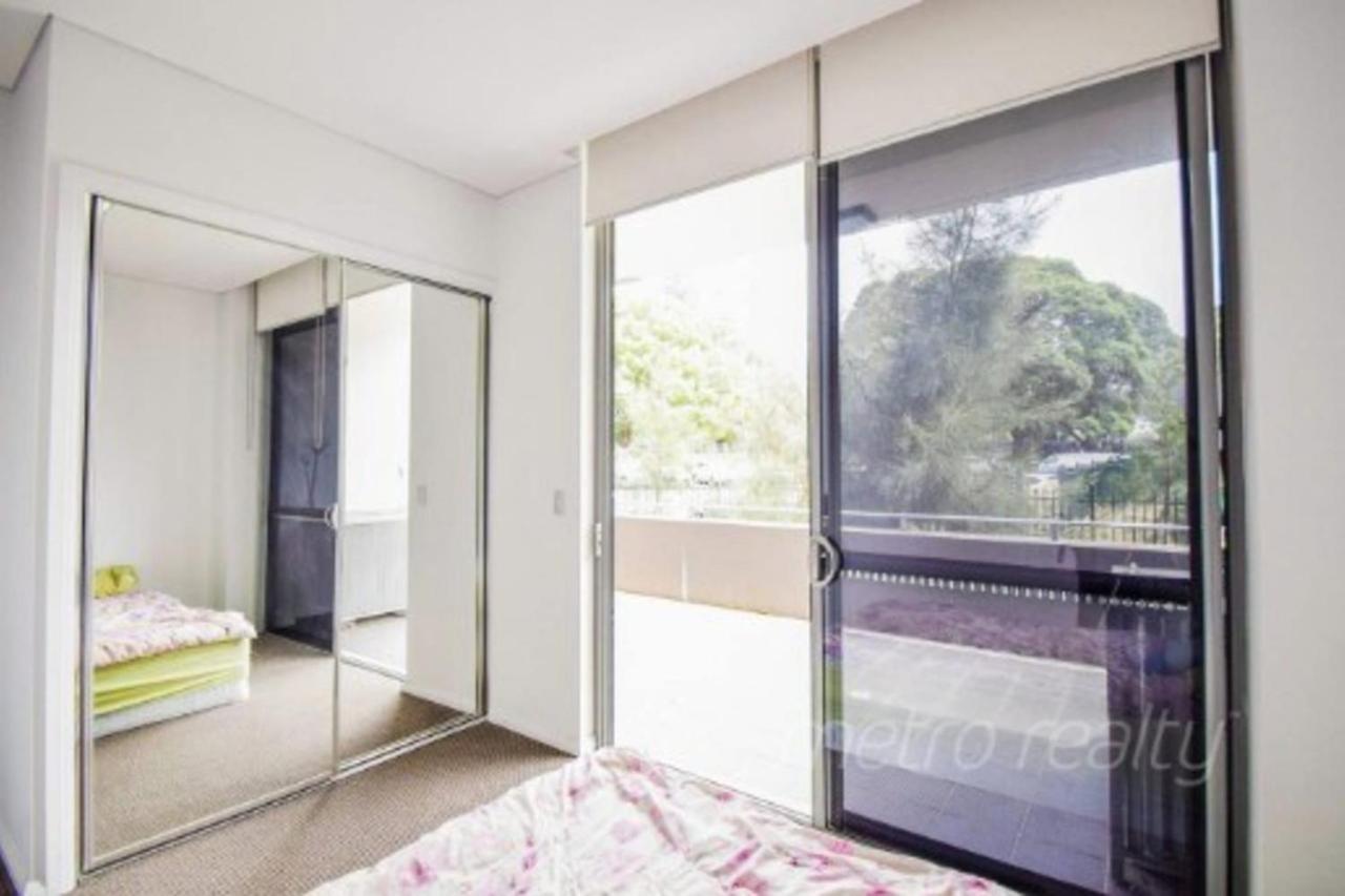 Sun-Drenched 3 Bedroom Apartment In Turrella Mascot Εξωτερικό φωτογραφία